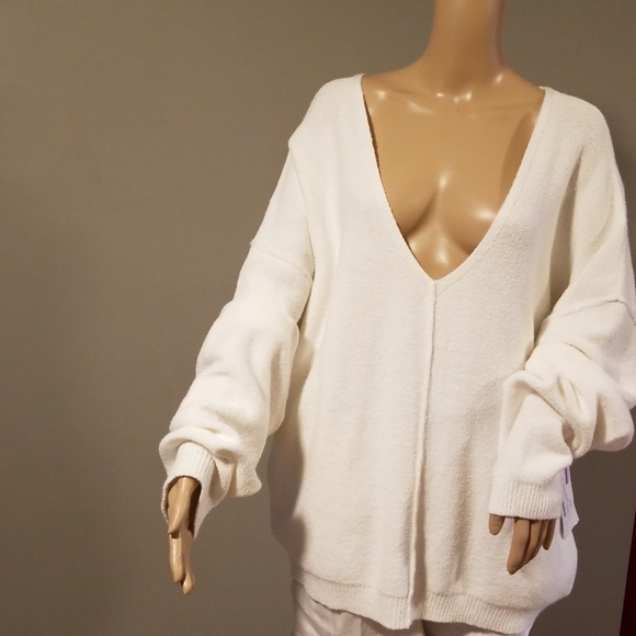 Free People Sweaters - FREE PEOPLE V NECK BRAND NEW SWEATER